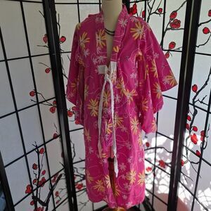 Hot Pink Kimono with Daisies & Dragonflies Small Traditional Sleeve Floral Robe